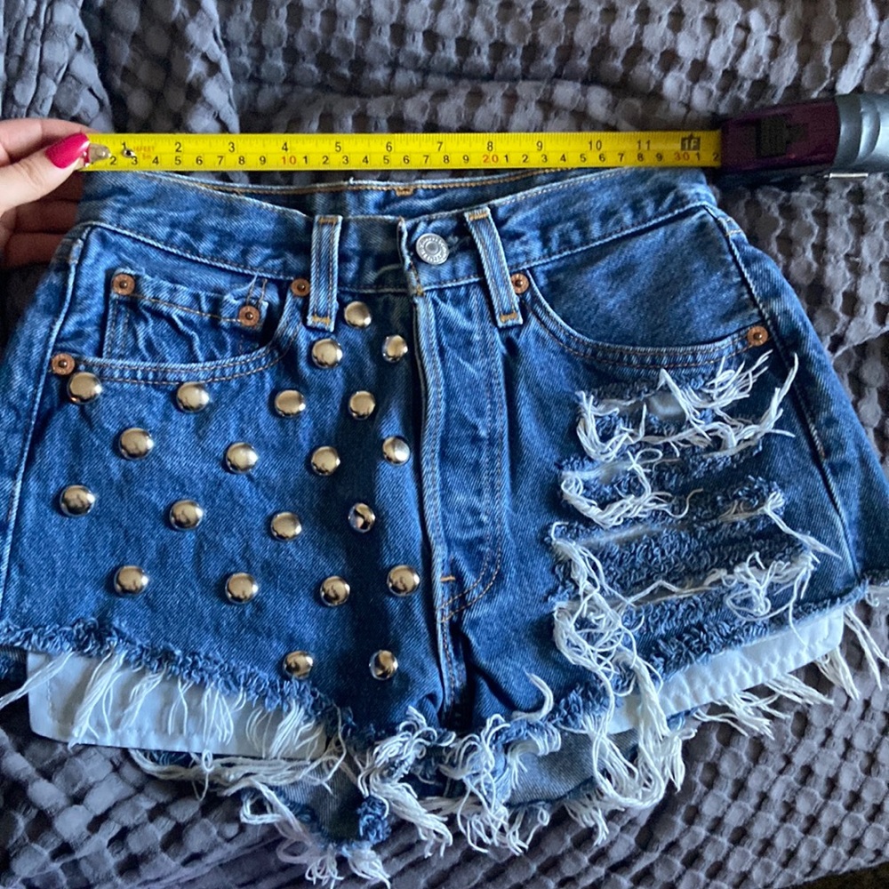 🔥 Levi jean shorts size 24 🔥